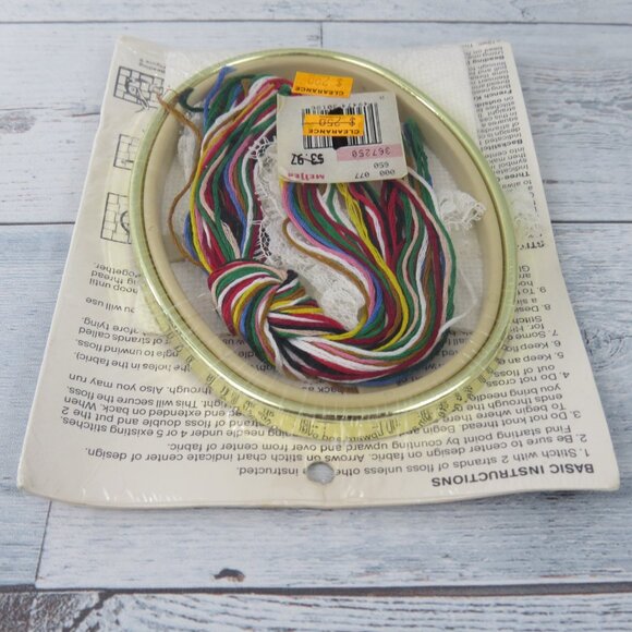 Vtg The New Berlin Co. Counted Cross Stitch Kit Christmas Santa Embroidery 30186 - Picture 10 of 11